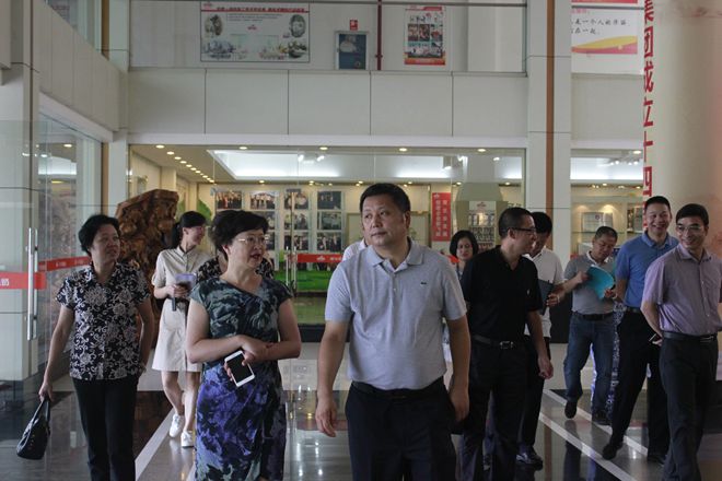 市政府第八督察組到皇氏集團調研