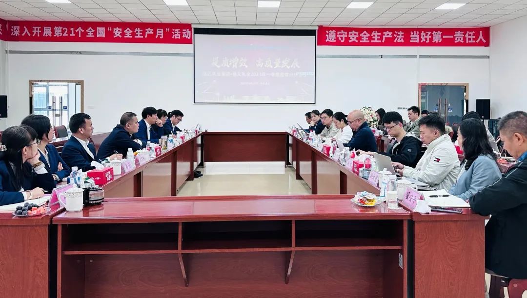 新審視，向大處看，擘畫皇氏遵義乳業(yè)西南市場新藍(lán)圖丨皇氏遵義乳業(yè)“高質(zhì)量發(fā)展”戰(zhàn)略研討會在遵義召開